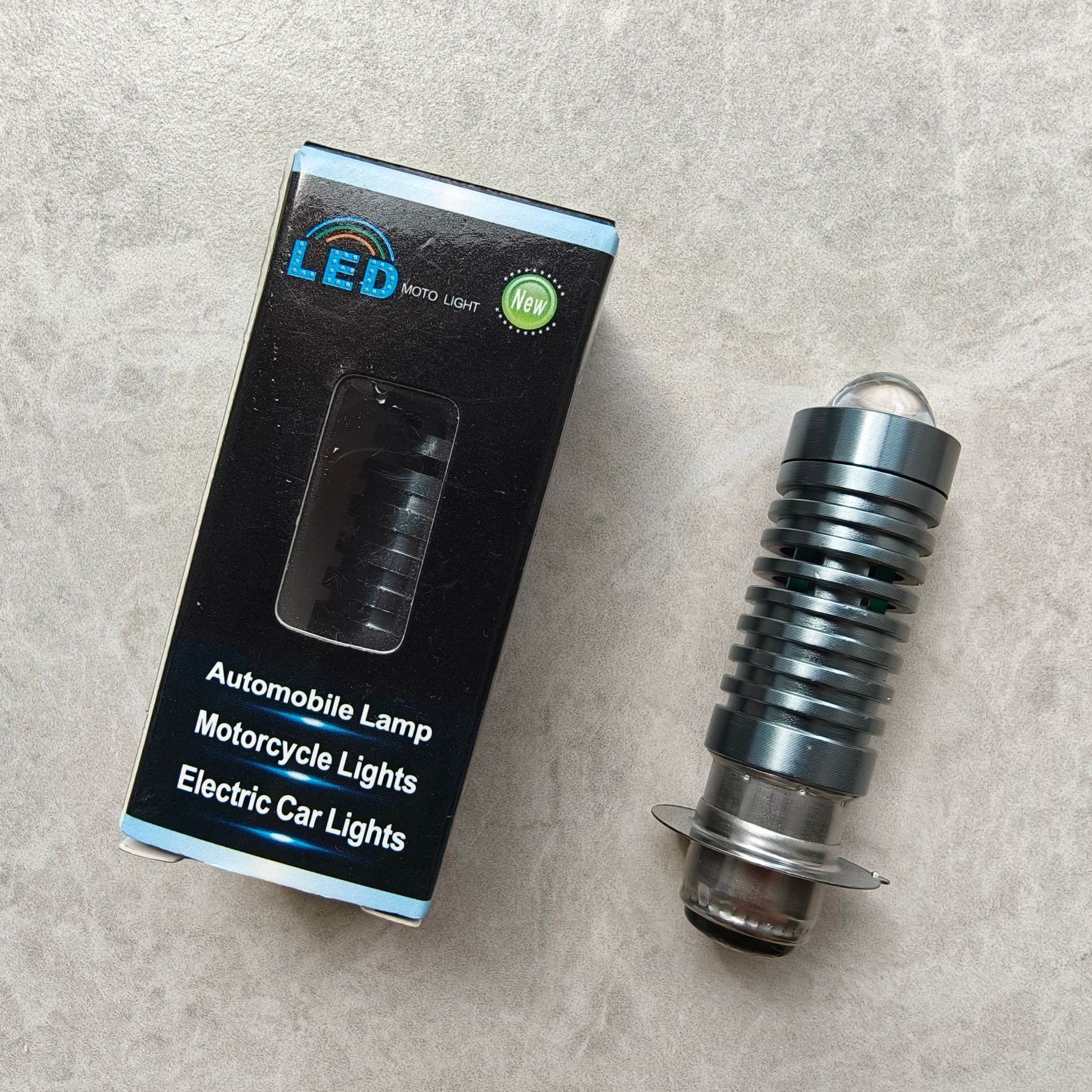 In stock, hot-selling LED motorcycle headlight, fish-eye light, small power P15D H6 dual-color yellow-white electric vehicle front headlight