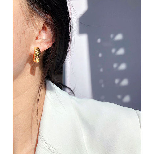 savi vintage earrings Qingdao earrings rhombus plaid small fragrant style gold earrings hoop earrings