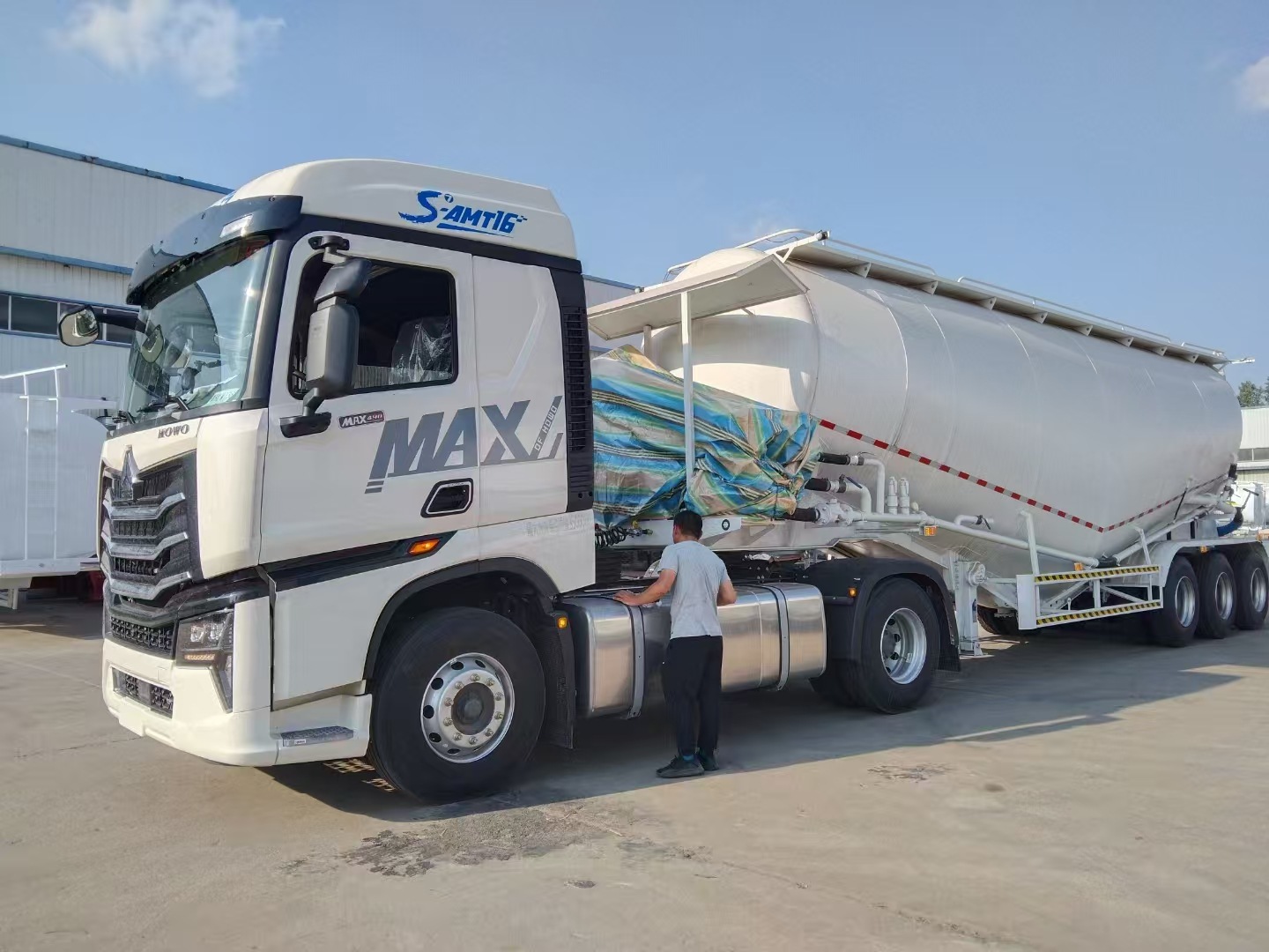 Cross-Border Three-Axle Bulk Cement Tanker 50-Cubic-Meter Powder Material Transport Vehicle Tank-Type Rear-Turning Semi-Trailer Powder Tank