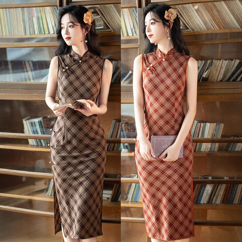 Tang Yilian Sleeveless Cheongsam for Women 2026 New Style Petite Young Style Artistic Retro Elegant Everyday Wearable Plaid