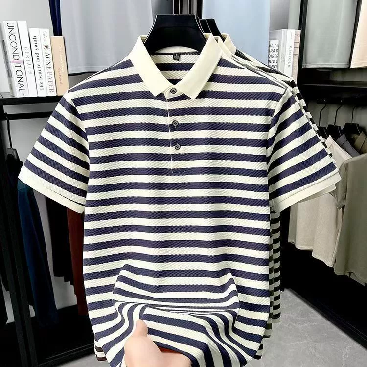 Новая стильная полосатая рубашка-поло для мужчин, с короткими рукавами, летняя модная тенденция, с половиной рукавов, мужская футболка с короткими рукавами для молодежи и среднего возраста.