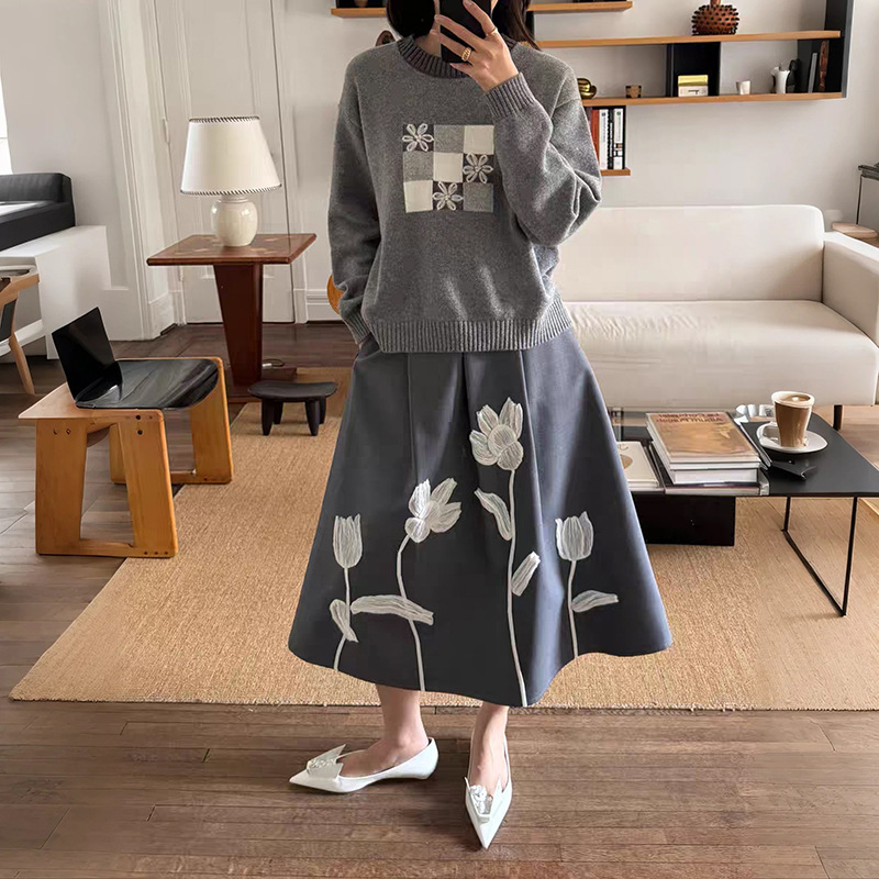 French Niche 2025 Autumn and Winter Gray Heavy Handmade Tulip Flower Pleated Mid-Length Umbrella Skirt 25985