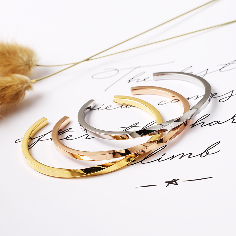 Mobius anillo pulsera femenina 4mm personalidad anillo trenzado pulsera 18K oro cuadrado trenzado Acero inoxidable pulsera letras