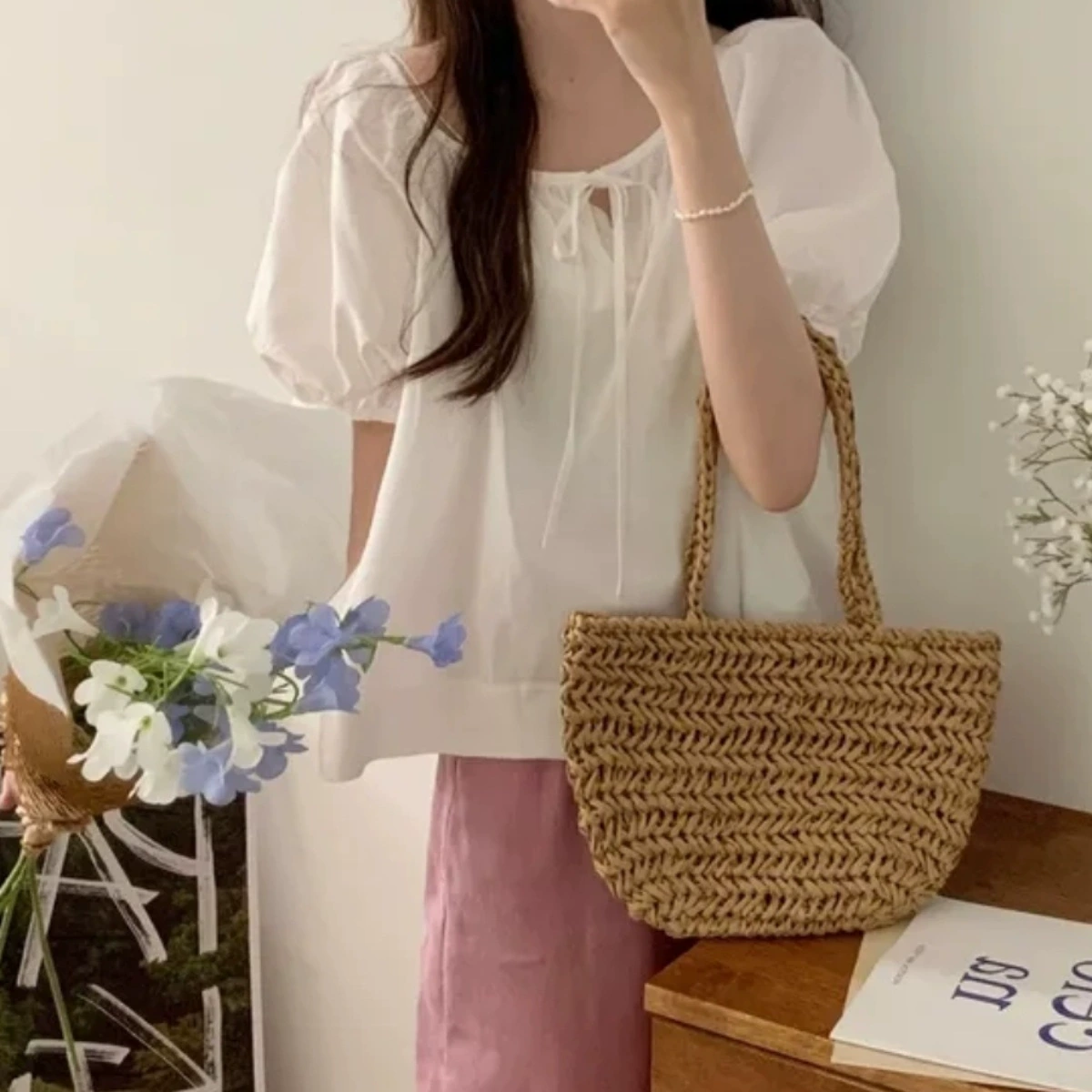 Рубашка с пышными рукавами, новинка 2025 года, женская летняя милая шикарная и красивая рубашка на шнуровке, закрывающая живот, короткий шифоновый топ