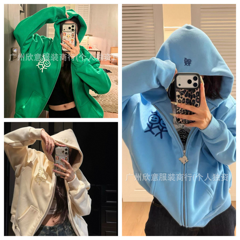 26AW Early Autumn Correct Version urba Original Design Embroidered Hooded Sweatshirt with Fleece Lining 26AW Early Autumn Correct Version urba Original Design Embroidered Hooded Sweatshirt with Fleece Lining