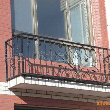 欧式别墅建筑铁艺空调防护栏杆  小区楼盘锻造铁工艺空调花型栅栏