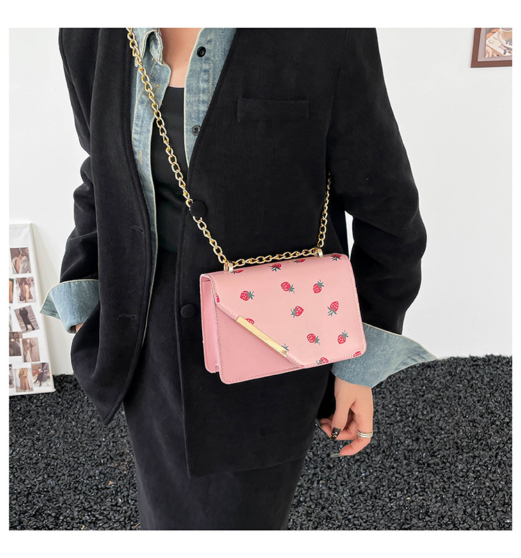 Small Fresh Chain Small Square Bag Versatile Shoulder Bag Cute Commuter Crossbody Bag_voghion.com