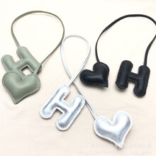 �YƷ��Ƥ������ĸ�������+H��ĸƤ�K���Ů�������Ƥ����