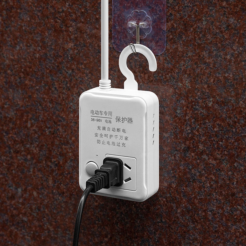 電気自動車の充電保護器は自動的に電源を切って、過充電タイマーの電気自動車の過負荷保護コンセントの卸売りを防止します。|undefined