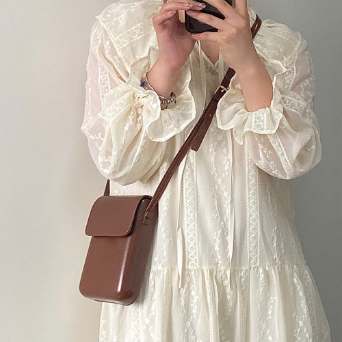 2024 niche versatile vertical style Japanese and Korean coin simple mobile phone bag box bag retro men's and women's texture crossbody small bag