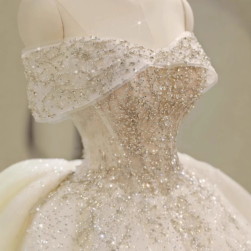 One-Shoulder Wedding Dress 2025 New Bride French Main Yarn Small Fugitive Princess Heavy Industry Luxury European Style Tail