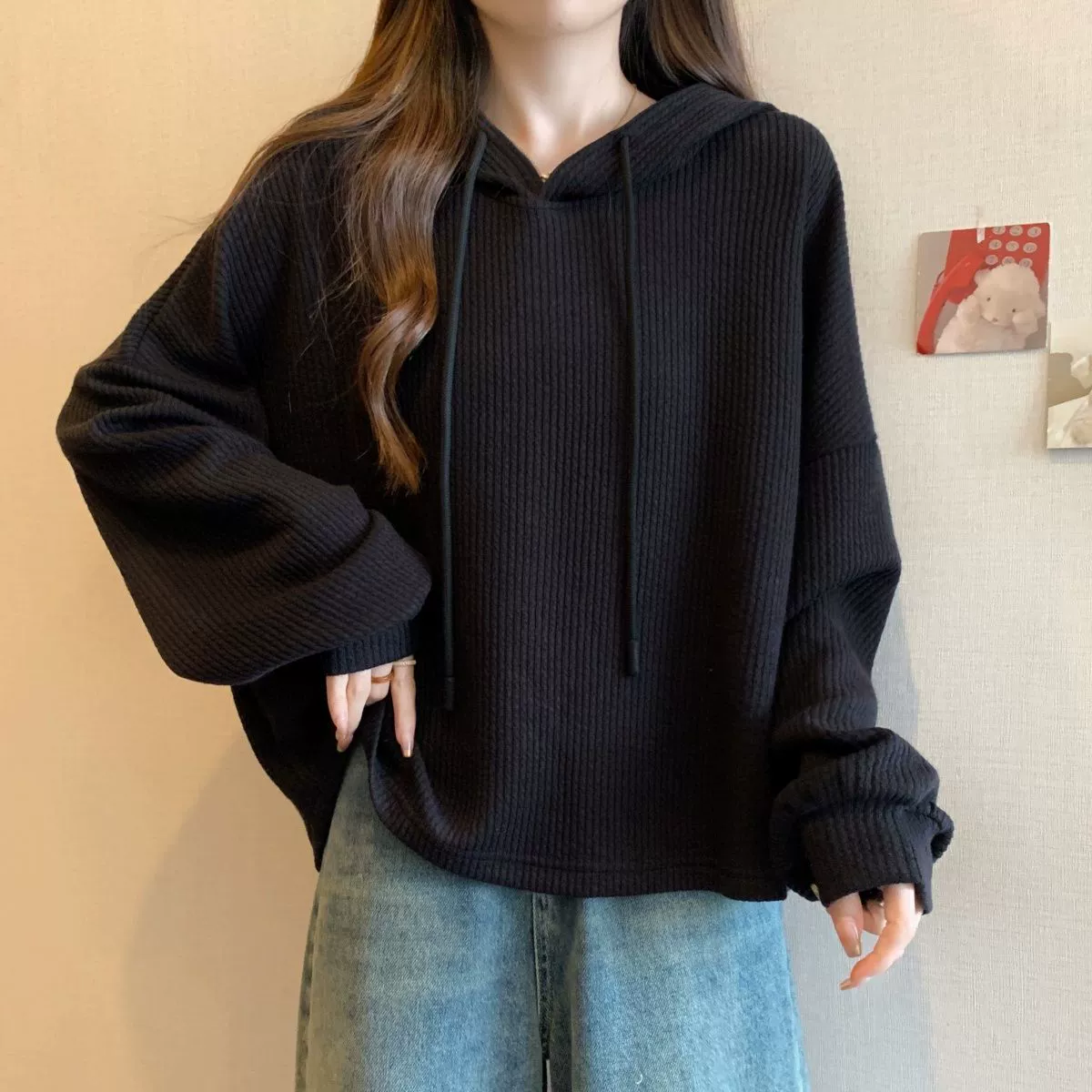 Черная капюшон с длинными рукавами на плече, толстый женский осенний новый большой размер