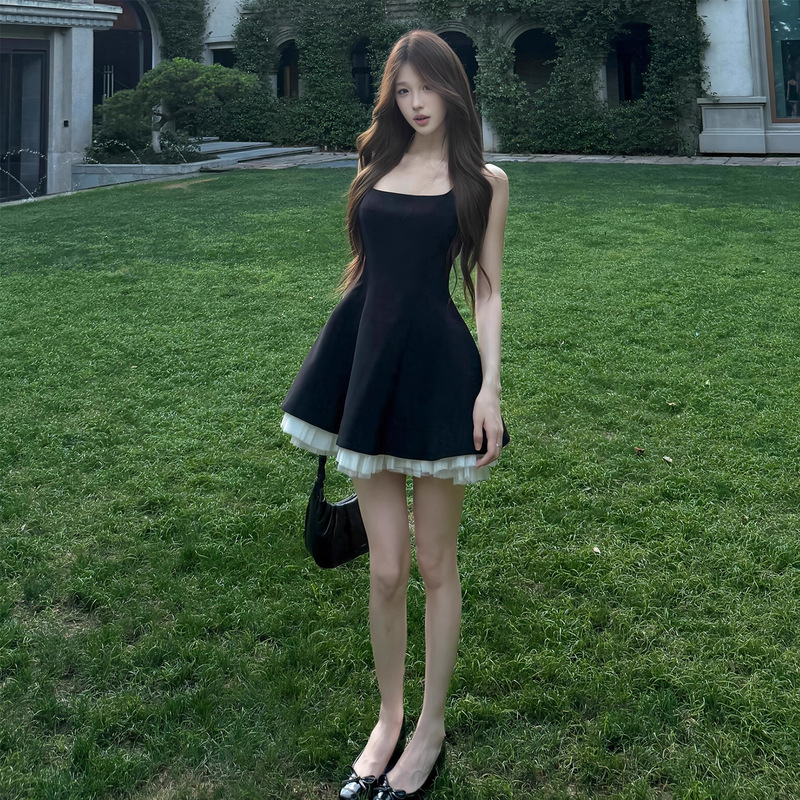 Autumn Square-Neck Black Evening Dress for Women, Hepburn Style Slim-Fit Elegant Short Sleeveless Dress Wholesale