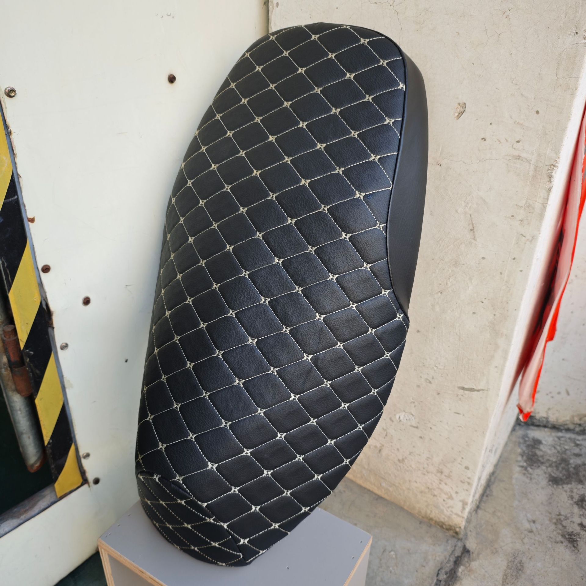 Suitable for Haojue Yu Zuan 125T10C Motorcycle Seat Cushion Cover Waterproof, Heat-Insulating and Sun-Proof Leather Seat Cushion Cover Without Nails