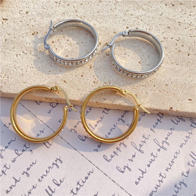 Fashion Round Stainless Steel Plating Rhinestones Earrings 1 Pair