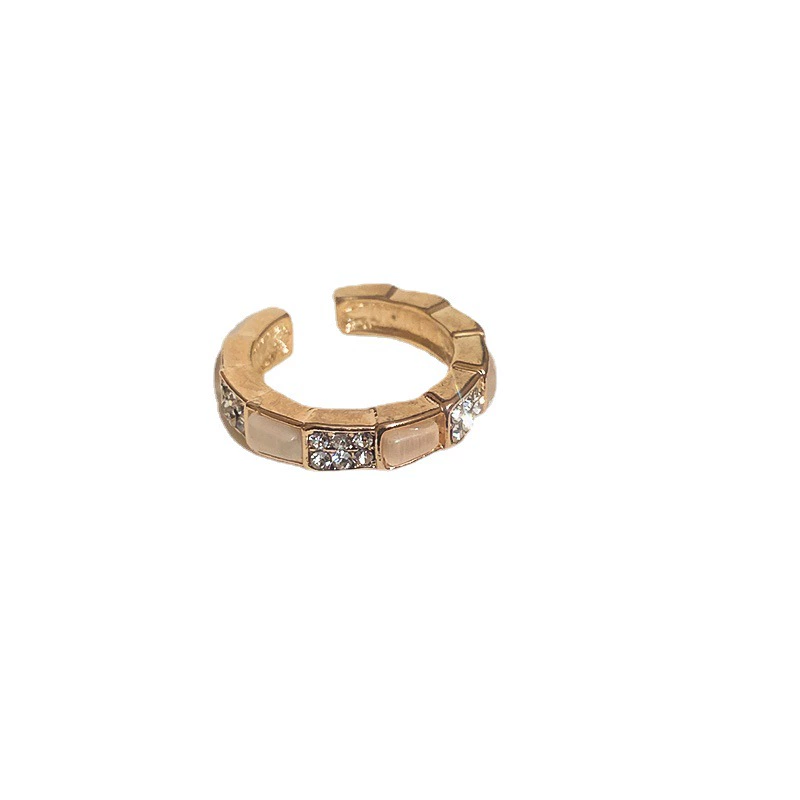 П fashionable ring with zircon?