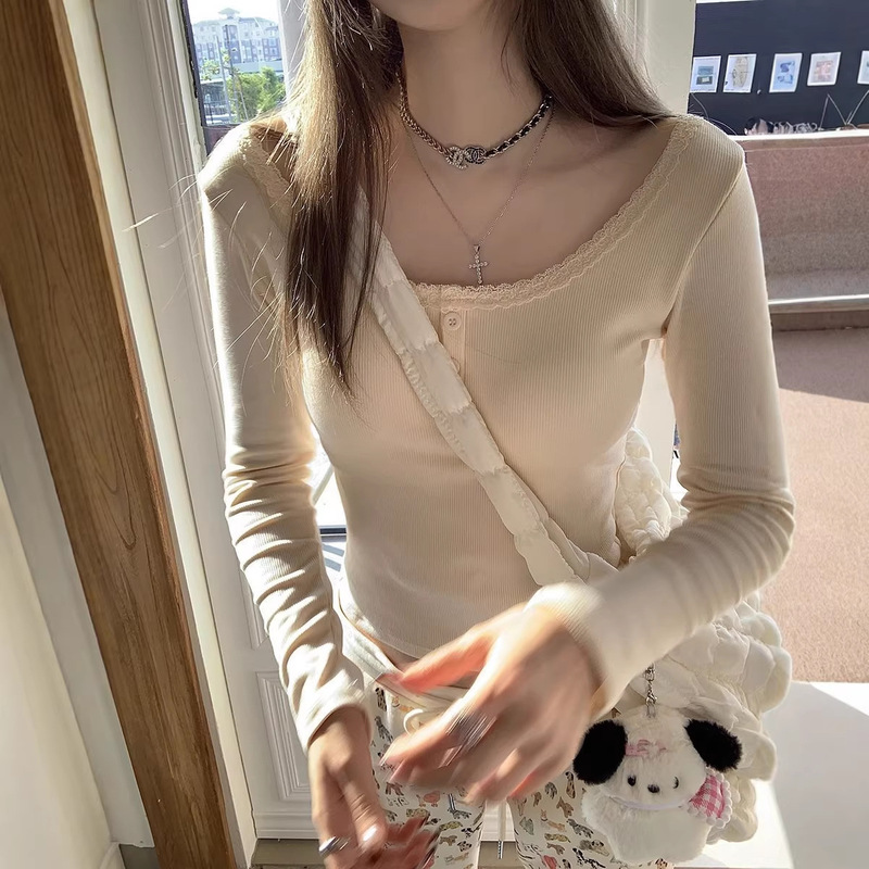 Pure and Sweet Style, Collarbone-Exposing Lace Trim, Round Neck, Long-Sleeved T-Shirt for Women with Breast Pads, Slim Fit, Slimming, Warm Inner Wear