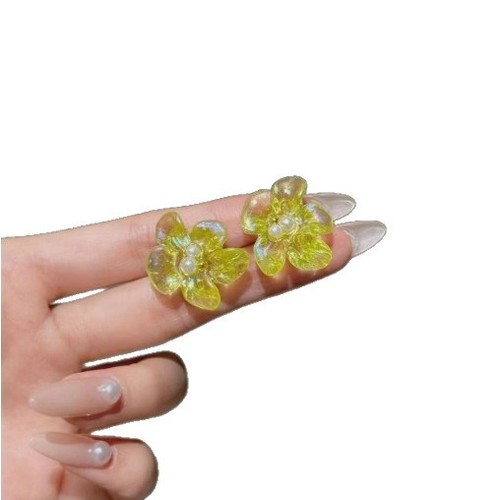 Summer is amazing! Fresh summer fluorescent yellow resin flower earrings for women, temperament versatile, super cool, great atmosphere ear accessories