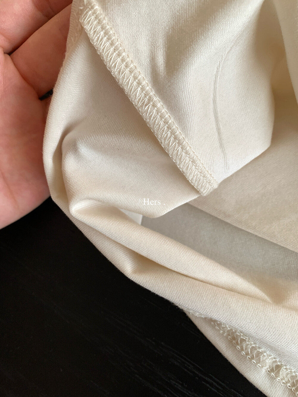 Áo thun nữ cổ V xếp ly tay ngắn thiết kế dây buộc — màu đen, màu mơ chi tiết 35