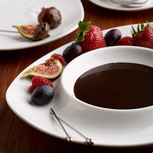 Transfronterizo de la cola de la perla de cerámica simple cubiertos blancos cálidos de forma especial platos domésticos platos de sopa platos cucharas