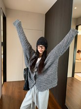 小众重工亮片V领设计感毛衣外套女秋季复古软糯宽松长袖针织开衫