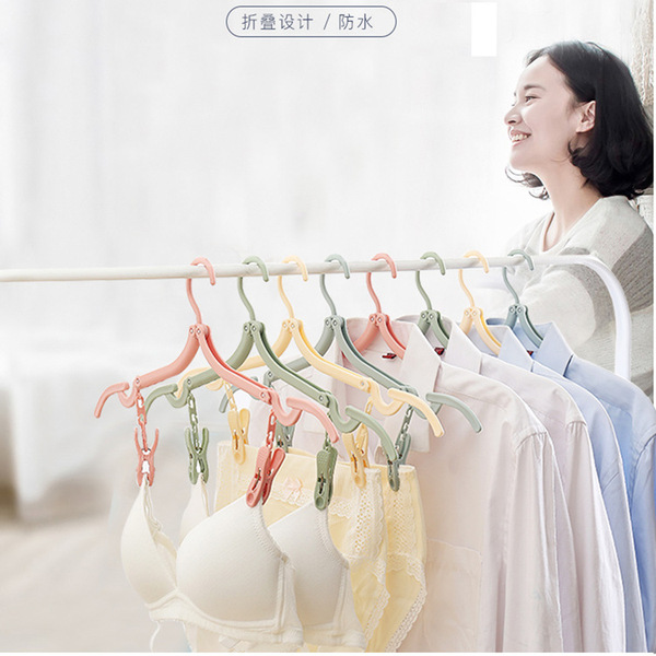 Handheld hanger for students for home use for traveling