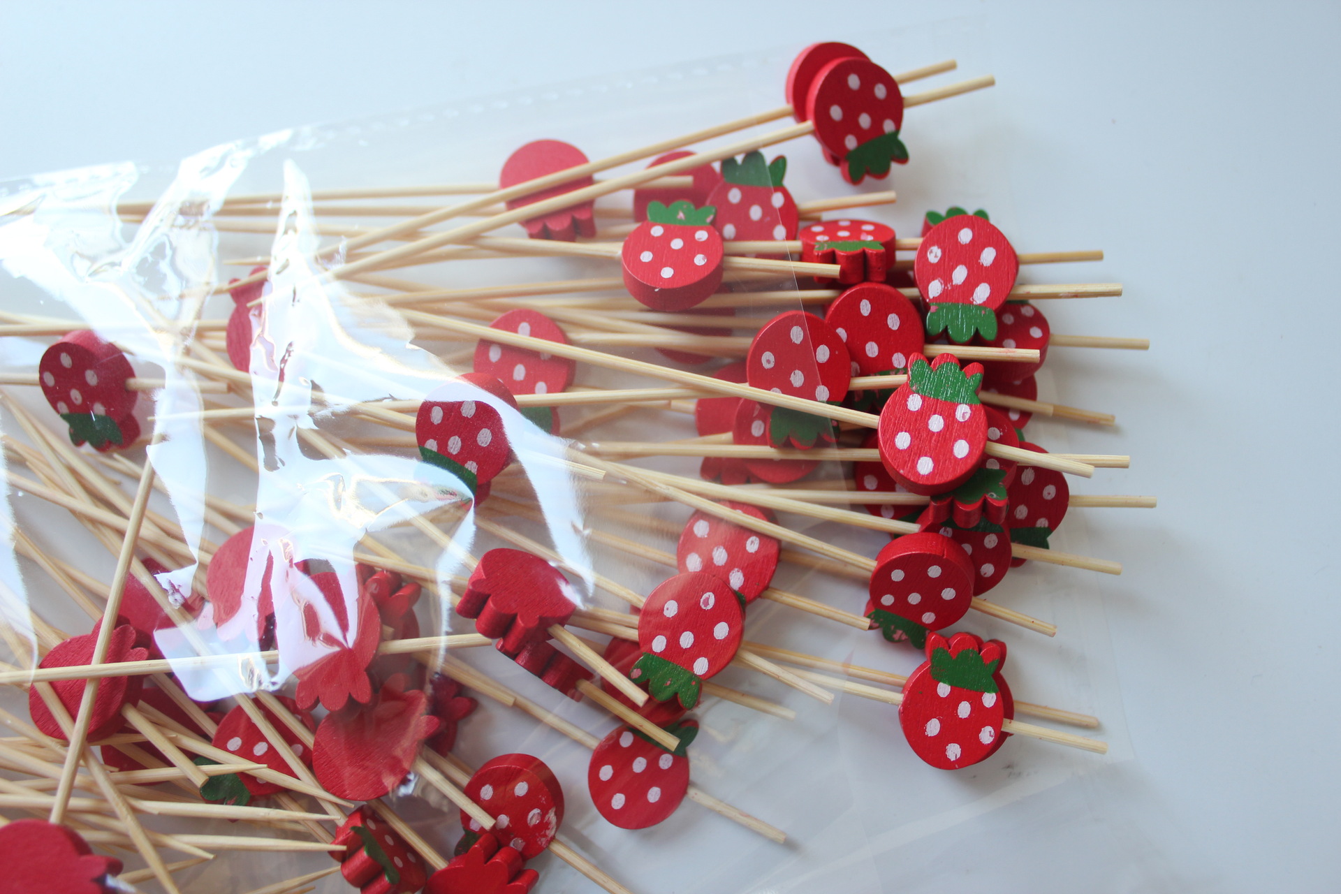 100 unids/pack pequeño tenedor de fruta de fresa palos de sushi palos de cóctel palos de postre