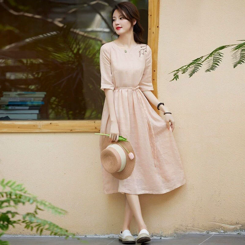 Летнее платье из высококачественного рами с тяжелой вышивкой для женщин 2025 года, художественный пояс с завязками, элегантное расклешенное миди-платье.