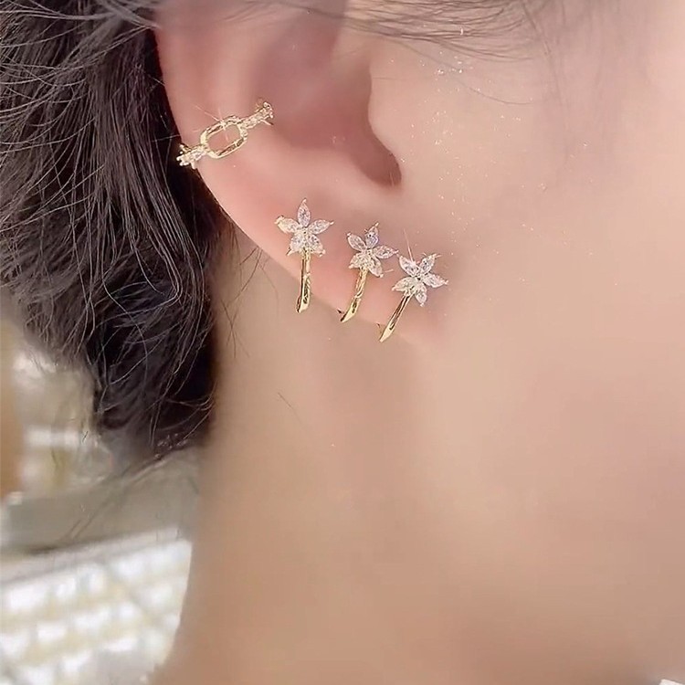 One Ear Piercing Brings Out Three Effects: Trendy Flower Earrings, 2026 New Model, Pure Silver Needle Earrings, Women's Ear Accessories