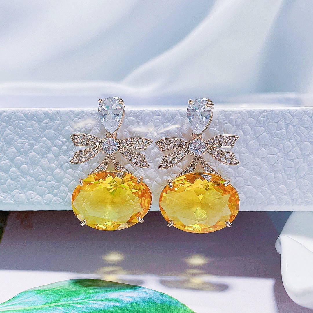 fashionable fresh earrings with bow with zircon
