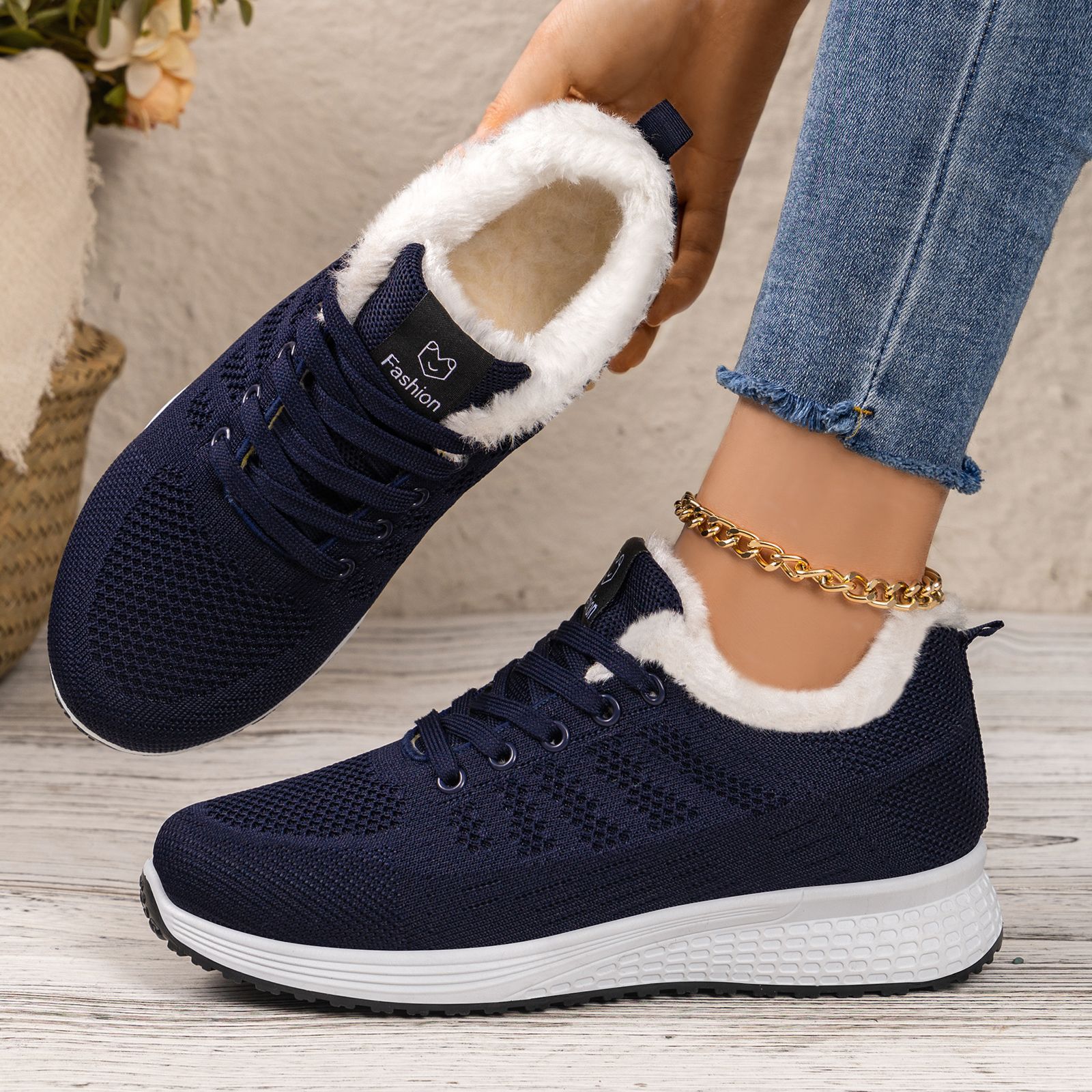 Zapatos de algodón de mujer de invierno transfronterizo nuevos zapatos de mujer más terciopelo grueso antifrío zapatos casuales al aire libre zapatos de caminar cómodos