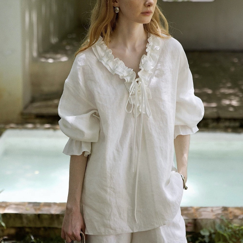 French-Style Romantic/Relaxed and Comfortable Linen Handmade Ruffled V-Neck Tie-Up Shirt