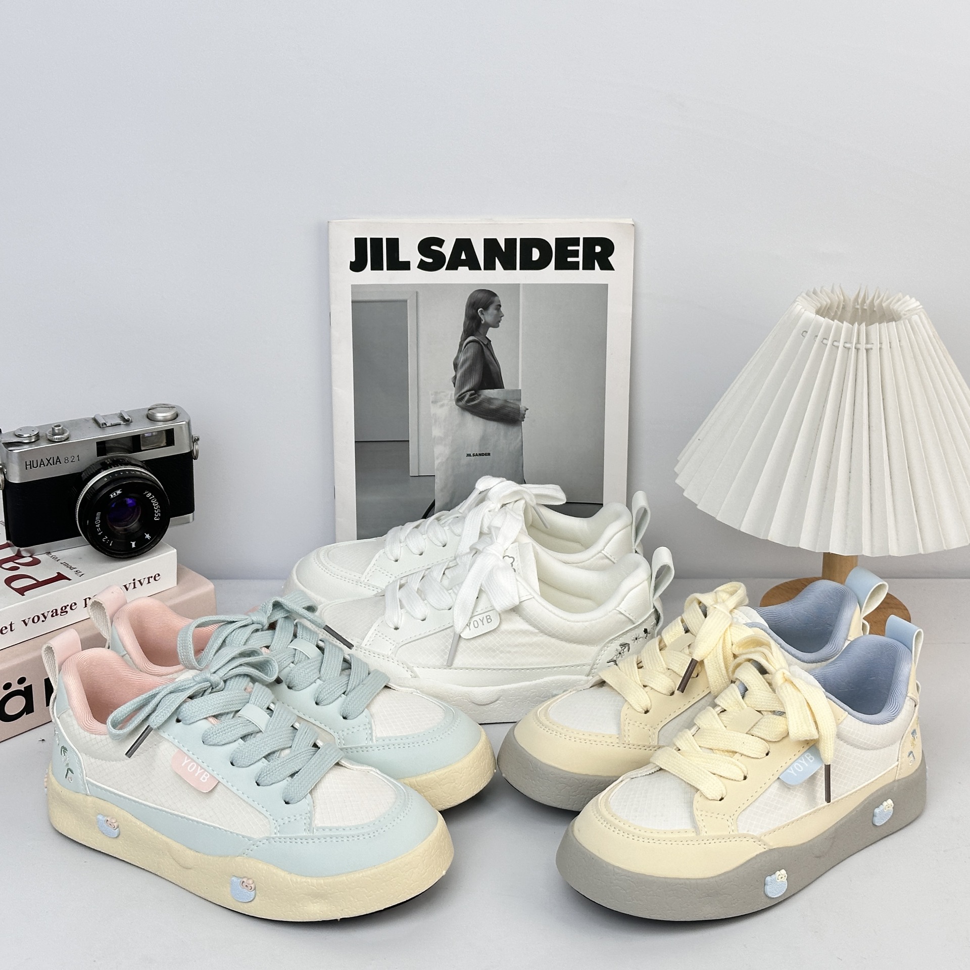 Yuanbo nicho diseño de zapatos de skate para mujeres 2025 nuevo tipo delgado con falda zapatos blancos transpirables zapatos casuales