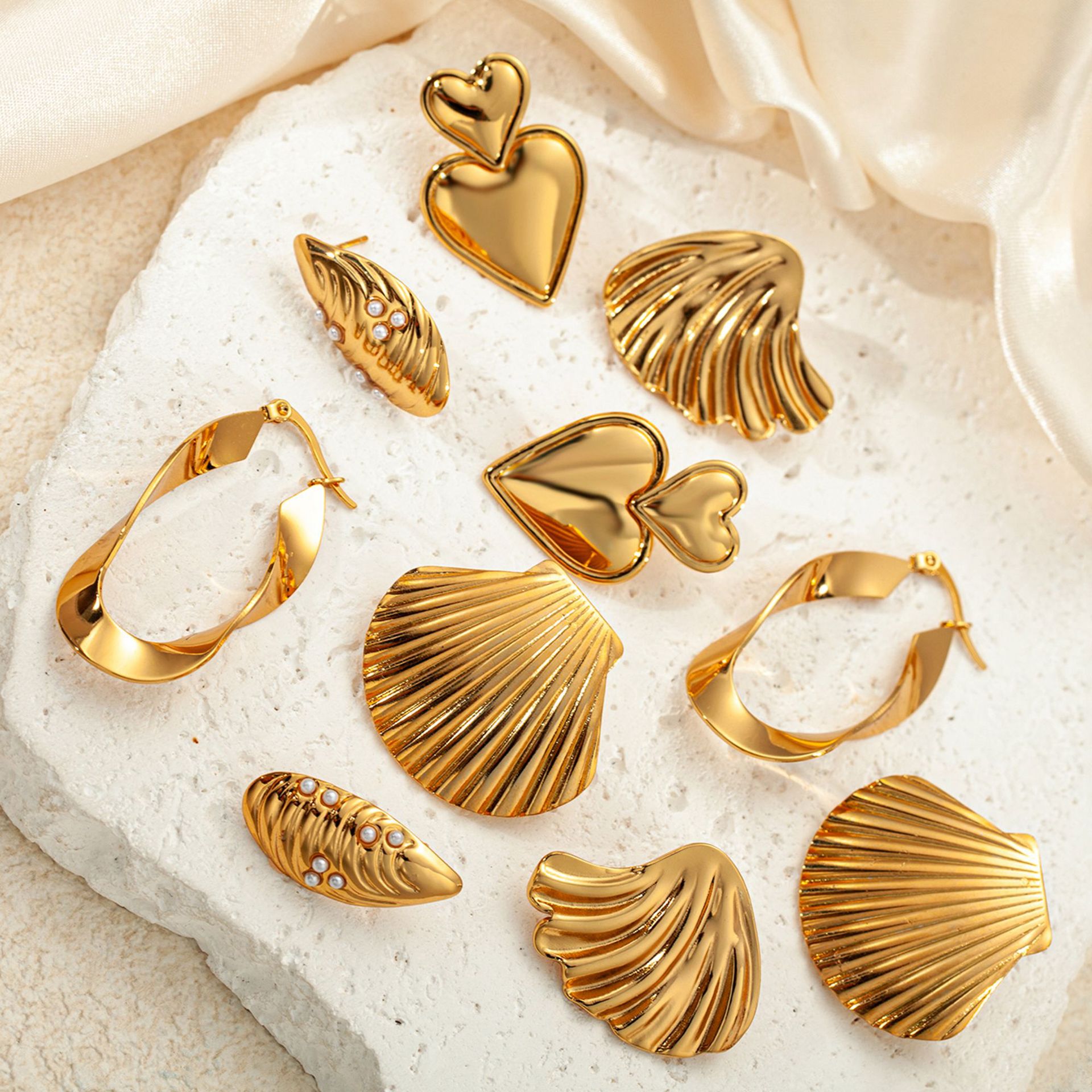 12g Weight 0.03µm Gold Plating Thickness Electroplated Gold Plating Process 201 Stainless Steel Ear Needle Material Golden Plated Plating Material Stone-Free Inlay Material Ear Studs Classification 1 Pair Quantity Casual Occasion 201 Stainless Steel Material Heart Shape Pattern Women's Gender Simple Style Style Plating Craft 1 Pair Simple Style Heart Shape Plating Titanium Steel Ear Studs 无