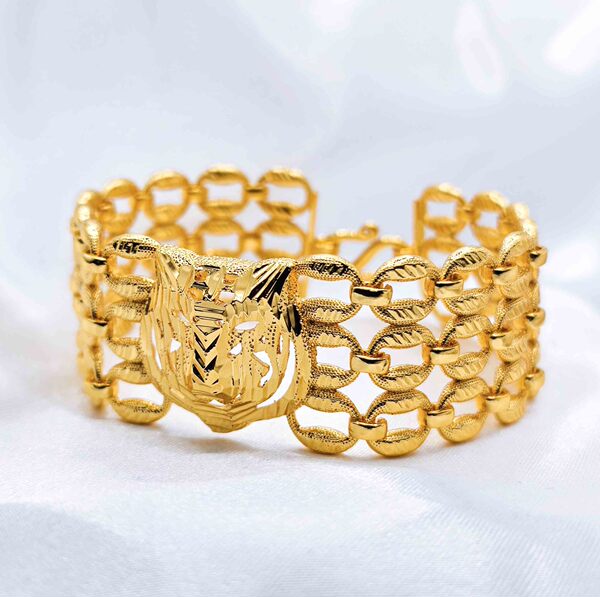 classic elegant high-end bracelet