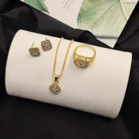 Трансграничный легкий экстравагантный бриллиантовый аксессуар 5pcs комплект ожерелье кольцо серьги браслет модный набор ювелирных изделий