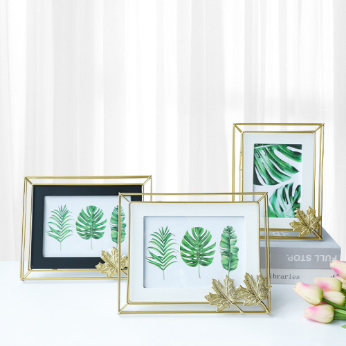 Photo Frame for Iron Wire Photos, Table Decor with Ins Style, Nordic Light Luxury Glass, 6-inch and 7-inch, Personalized Creative Modern Simple Children