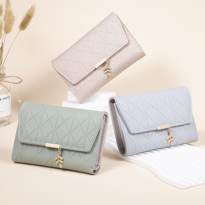 Women's Mid-Length Wallet Summer New Pu Small Fresh Quilted Personalized Leaf Pendant 70% off Women's Clutch Bag Women's Mid-Length Wallet Summer New Pu Small Fresh Quilted Personalized Leaf Pendant 70% off Women's Clutch Bag