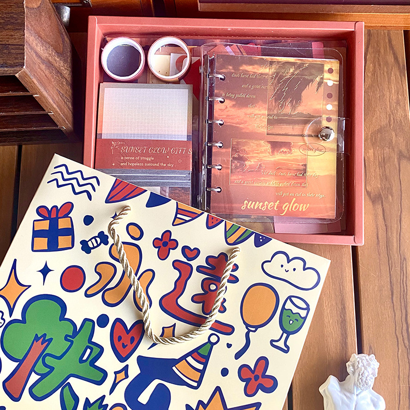 創意誕生日プレゼント実用手帳プレゼント箱男の子と女の子の誕生日プレゼントは学生に学校が始まります。