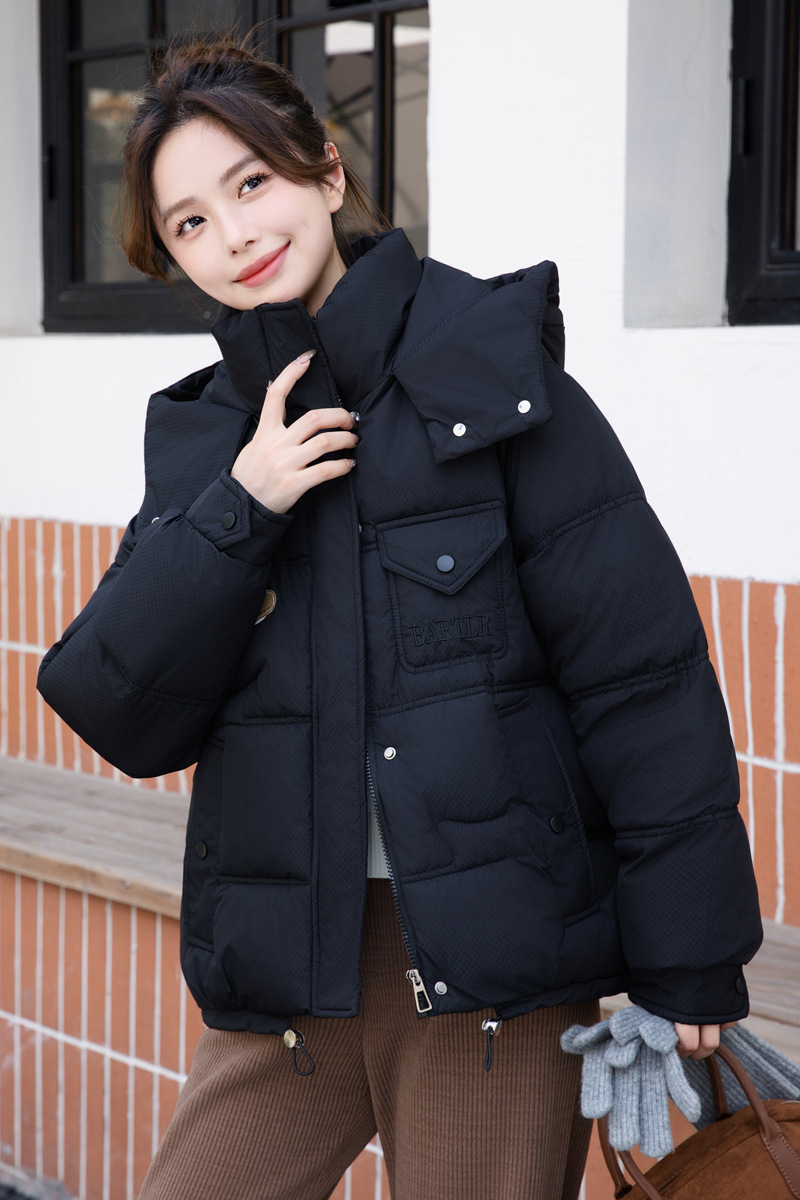 Chaqueta de algodón de pluma corta de mujeres otoño invierno 2024 nueva moda de algodón de moda abrigado chaqueta de algodón de pan pequeño