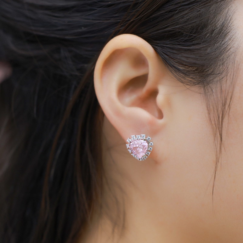 Flor de hielo de corte de alto carbono diamante hembra 925 pendientes de plata pendientes de perno prisionero transfronterizo Wilsheng joyería europea y americana nuevo amor en forma de corazón