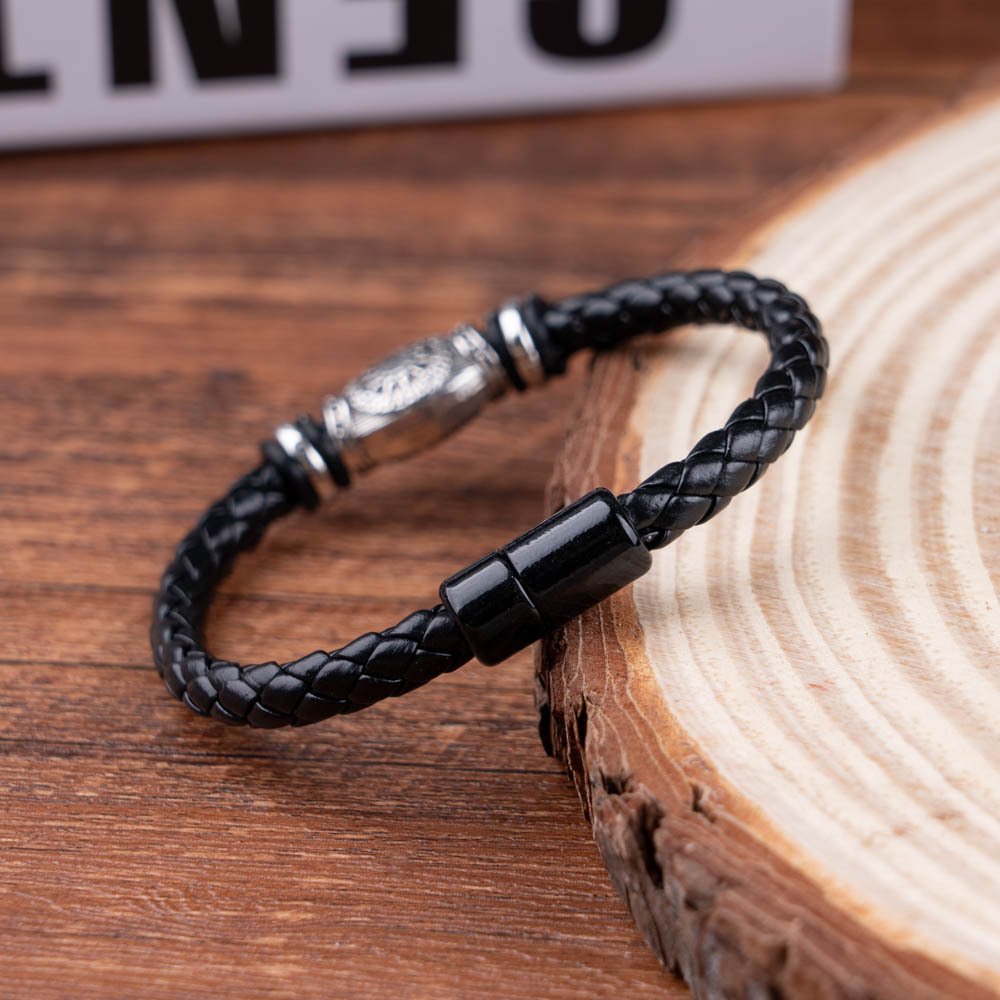 Totem Pattern All Seasons Season Men's Gender Casual Totem PU Alloy Men's Wristband Men Cord & Leather Bracelets