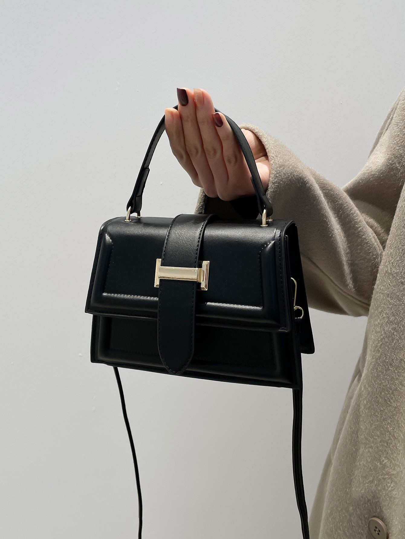 Bolso de mano retro bolso de mujer 2024 primavera nuevo bolso cuadrado de nicho diseño de bolsas de textura mochila de hombro