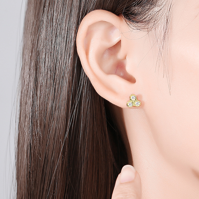 Pendientes de plata esterlina creativa abeja amor miel pendientes de plata aguja niñas asimétrica pendientes 925 al por mayor lindo ins