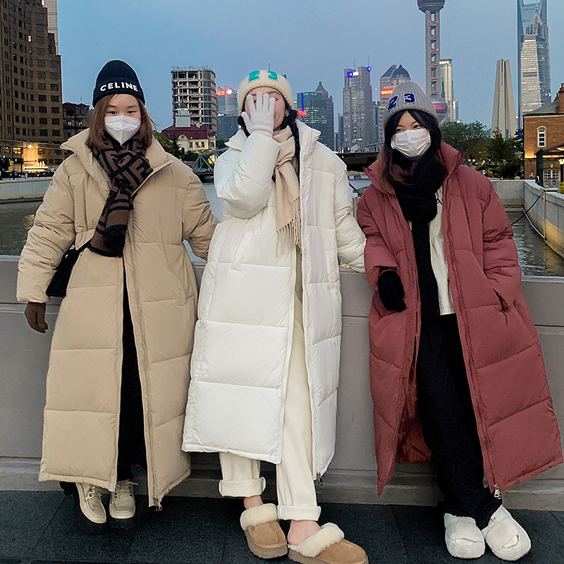 Capa de algodón de plumón gruesa para mujeres largas sueltas ins ropa de pan de estilo de Hong Kong ropa de algodón de invierno 2023 nueva chaqueta de algodón