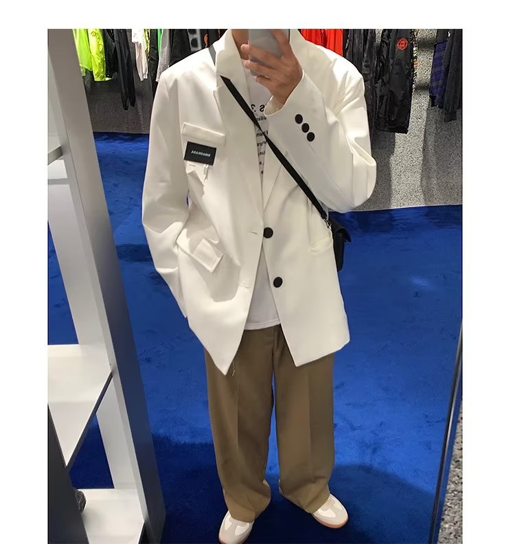 Sentido de alta gama 2024 nuevo estilo chaqueta blanca hombre frito traje callejero hombre oversize estilo de Hong Kong casual pequeño traje grande