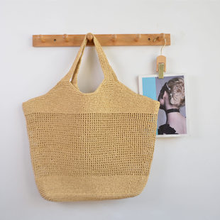 Purse, straw capacious shoulder bag