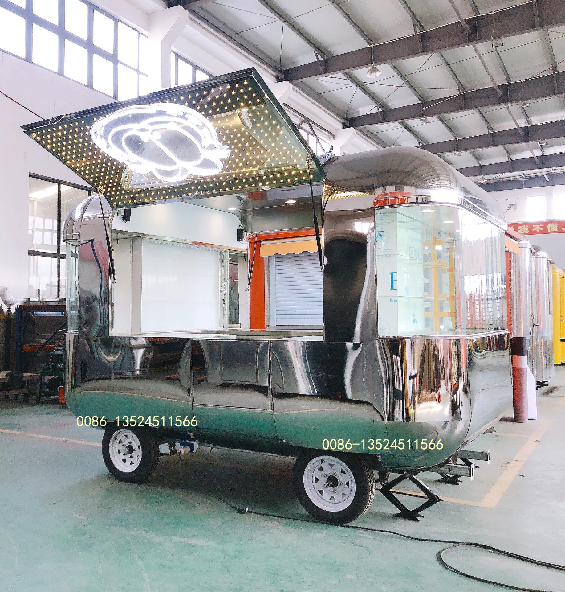 上海亿宝出口吃车镜面车咖啡车改装车景点车餐饮车food trcuks