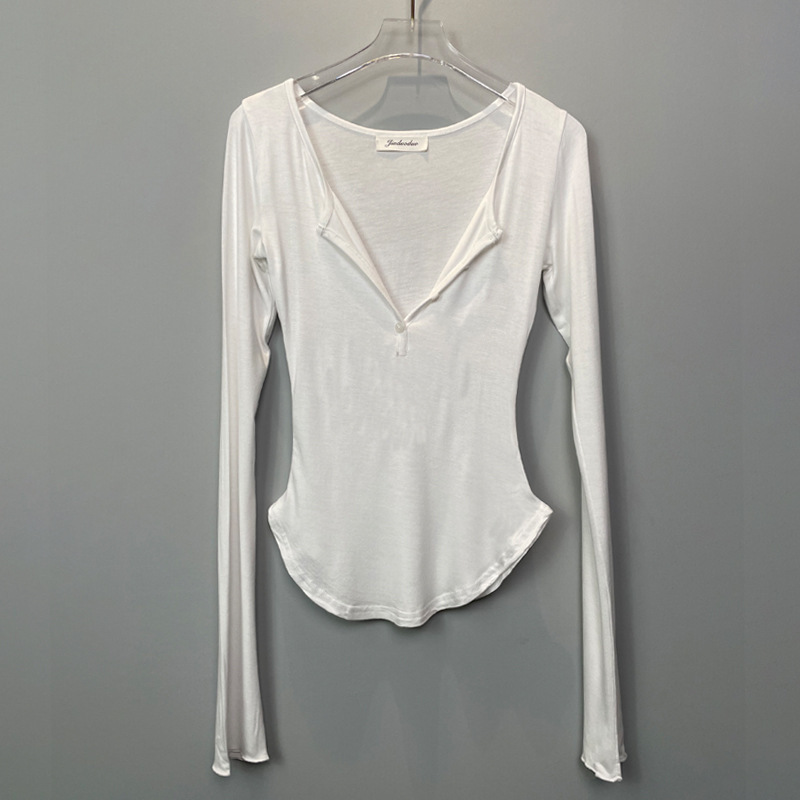 Sexy Half-Open Collar That Shows Off the Bust~Elegant, Feminine, Comfortable, Slim-Fitting Long-Sleeved T-Shirt