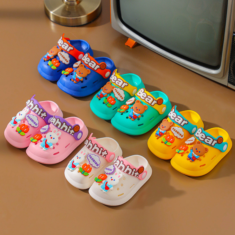 2025 nuevo niño niño 2 - 6 años de edad bebés pequeños lindos dibujos animados antideslizantes zapatos de agujero de niña.